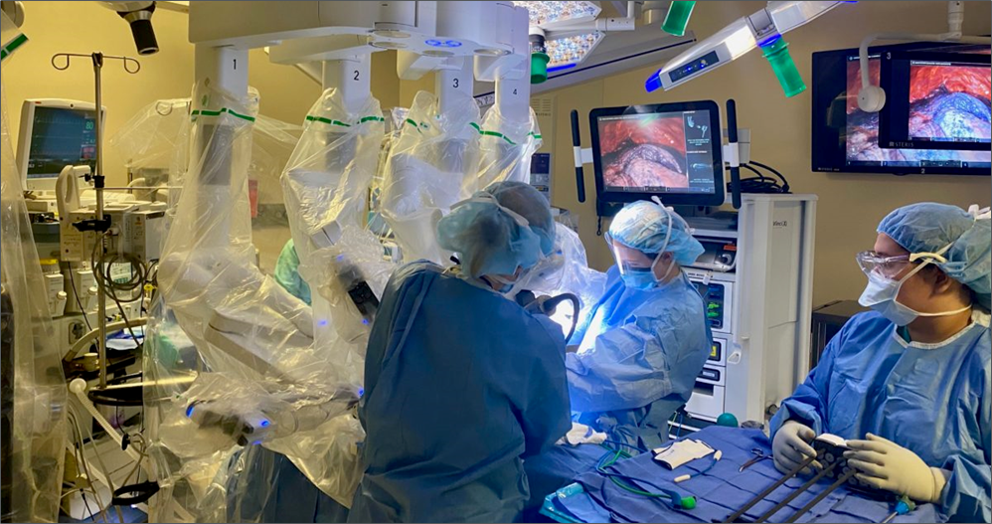 Photo of A PLUS surgery program technology and technicians