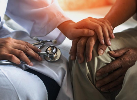 patient an physician hands 