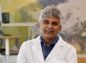 Photo of Dr. Mahesh Ramachandran in clinical setting